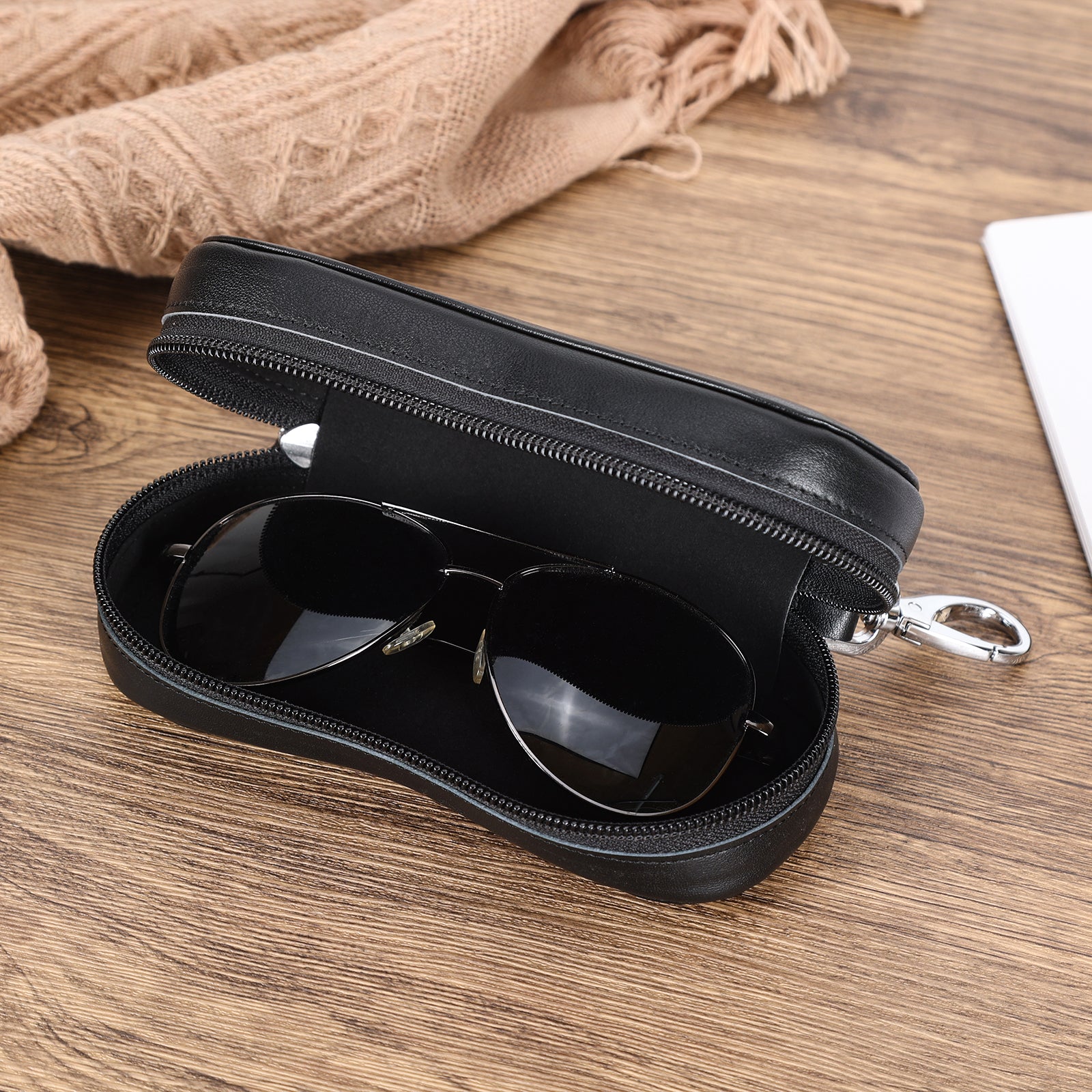 Polare Full Grain Leather Glasses Case Safety YKK Zipper Sunglasses Case Portable Travel Eyeglasses Case Holder with Metal Carabiner Hook